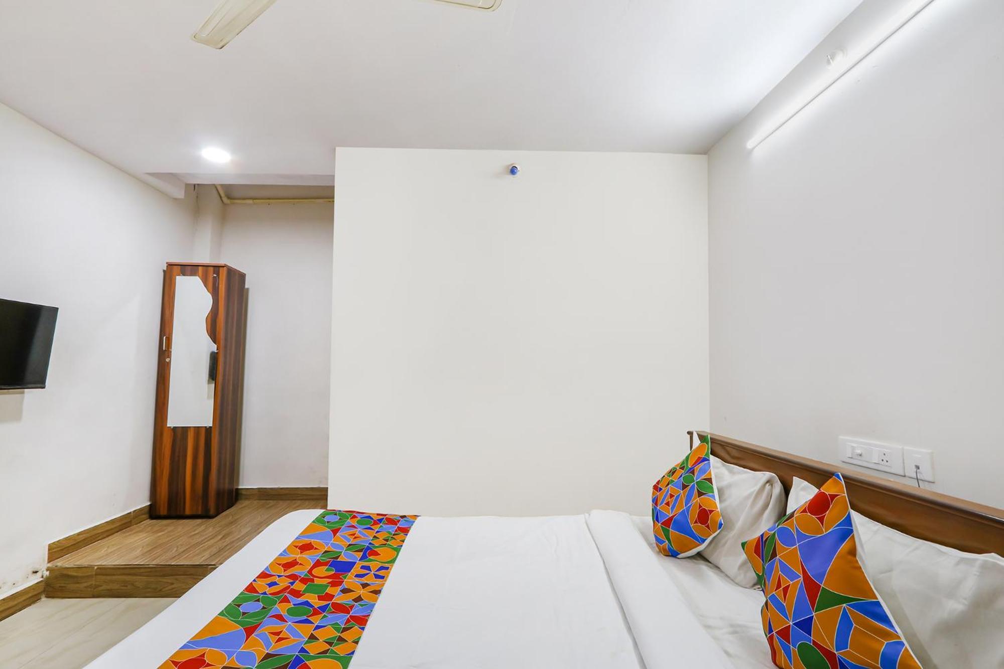 Fabexpress Korner Inn - Sivaji Park ヴィシャーカパトナム エクステリア 写真