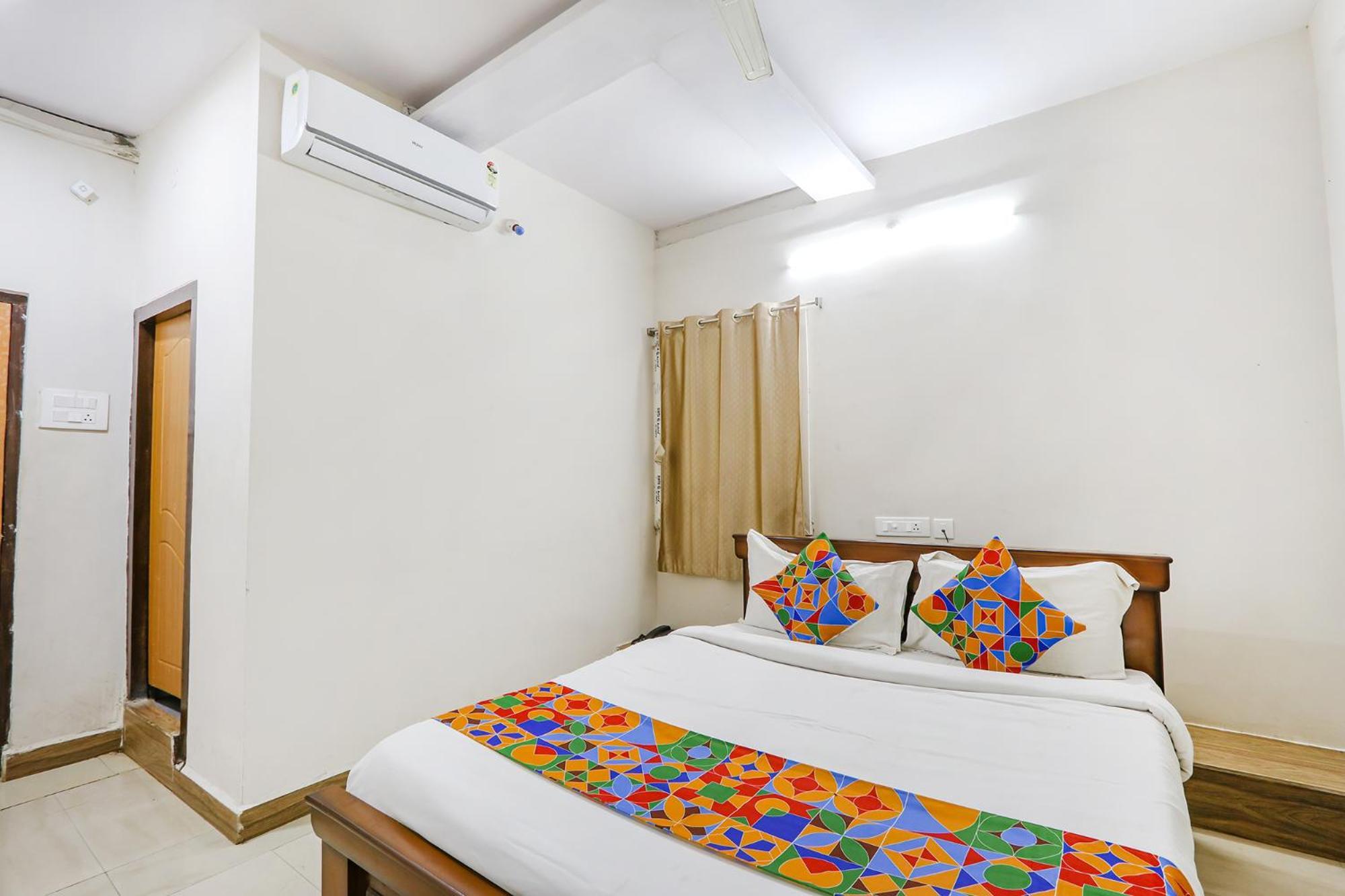 Fabexpress Korner Inn - Sivaji Park ヴィシャーカパトナム エクステリア 写真