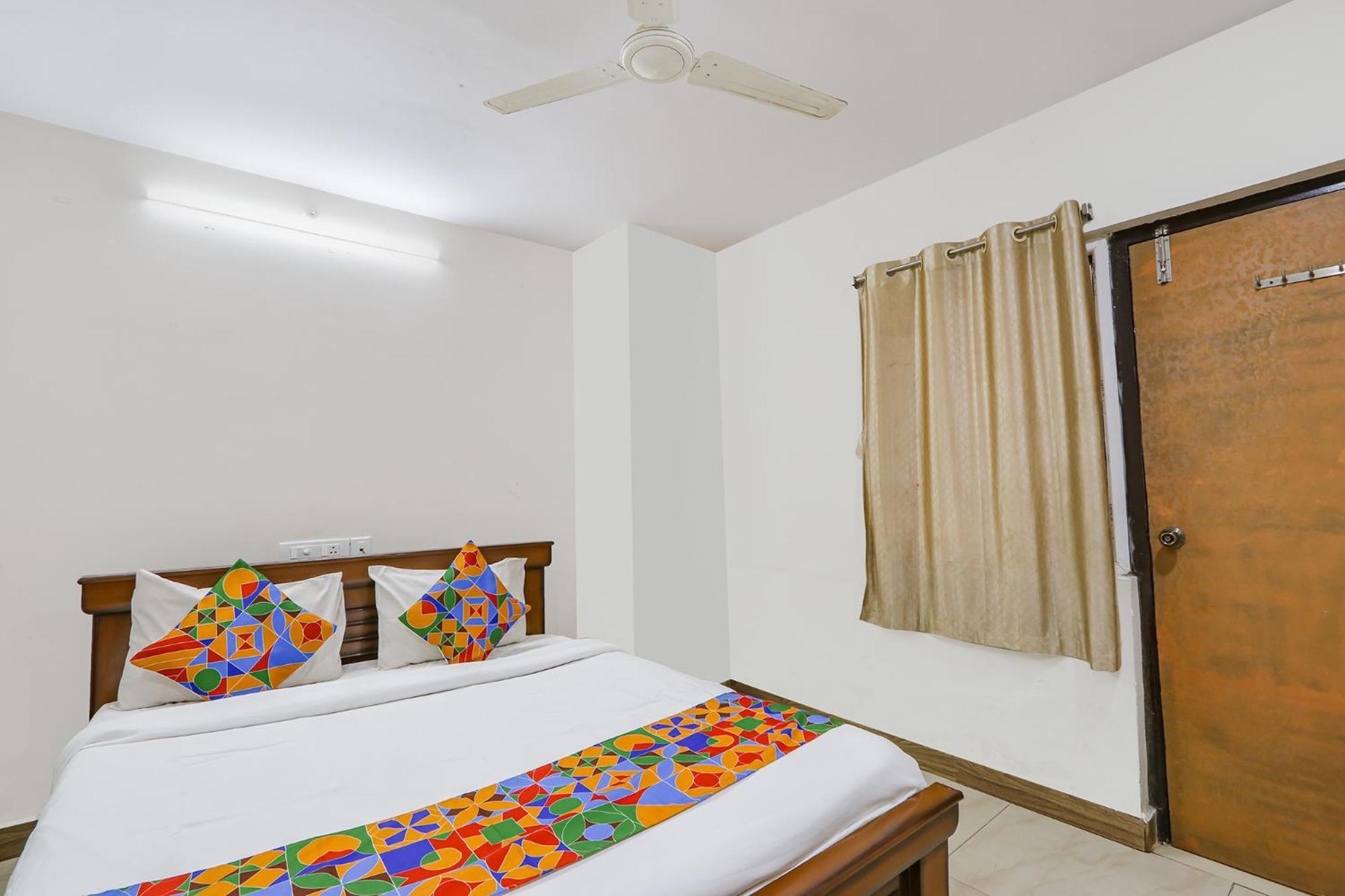 Fabexpress Korner Inn - Sivaji Park ヴィシャーカパトナム エクステリア 写真