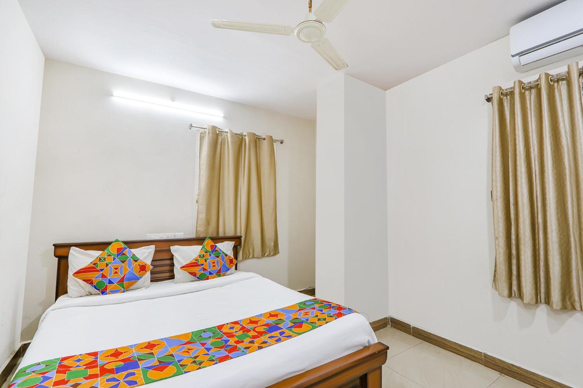Fabexpress Korner Inn - Sivaji Park ヴィシャーカパトナム エクステリア 写真